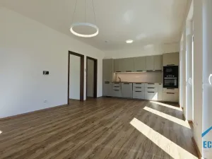 Pronájem kanceláře, Herink, U Kovárny, 55 m2