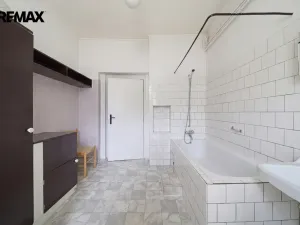 Prodej bytu 3+1, Karlovy Vary, Krymská, 83 m2