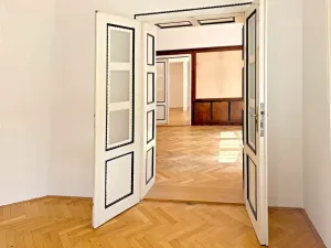 Pronájem kanceláře, Brno, Křížová, 235 m2