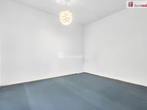 Prodej bytu 2+1, Karlovy Vary - Dvory, Chebská, 62 m2