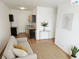 Prodej bytu 2+kk, Praha - Lhotka, Novodvorská, 31 m2