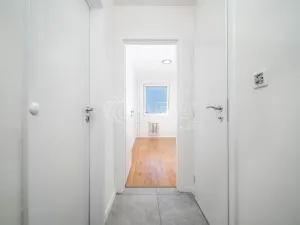 Prodej bytu 1+1, Praha - Hloubětín, Šestajovická, 30 m2