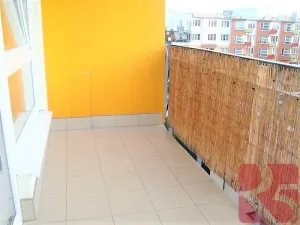 Pronájem bytu 2+kk, Praha - Vysočany, Pod Harfou, 57 m2