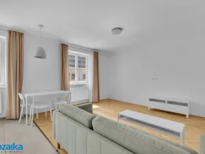 Pronájem bytu 2+kk, Lanškroun - Lanškroun-Vnitřní Město, nám. J. M. Marků, 62 m2