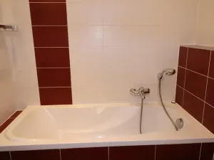 Pronájem bytu 1+kk, Praha - Záběhlice, Mattioliho, 35 m2