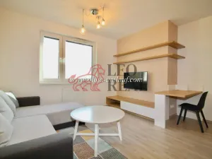 Pronájem bytu 2+kk, Praha - Vysočany, Strnadových, 63 m2