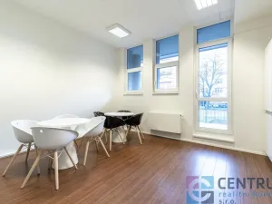 Pronájem kanceláře, Praha - Holešovice, U Pergamenky, 41 m2