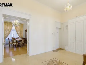 Prodej bytu 3+1, Karlovy Vary, Vřídelní, 104 m2