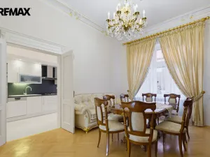 Prodej bytu 3+1, Karlovy Vary, Vřídelní, 104 m2