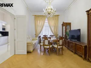 Prodej bytu 3+1, Karlovy Vary, Vřídelní, 104 m2