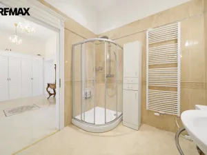 Prodej bytu 3+1, Karlovy Vary, Vřídelní, 104 m2