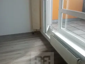 Pronájem bytu 1+kk, Praha - Vysočany, Pod Harfou, 36 m2