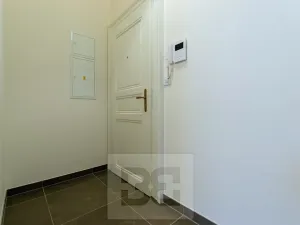 Pronájem bytu 1+kk, Praha - Nové Město, Legerova, 30 m2