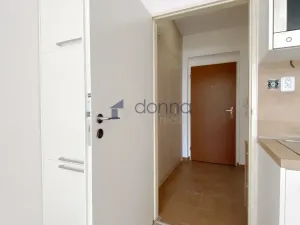 Pronájem bytu 1+kk, Praha, Přípotoční, 26 m2