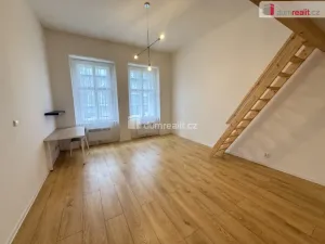 Pronájem bytu 1+kk, Praha - Smíchov, Na Valentince, 48 m2
