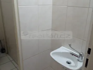 Pronájem obchodního prostoru, Nepomuk, náměstí Augustina Němejce, 69 m2