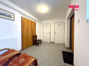 Prodej restaurace, Velké Žernoseky, 438 m2