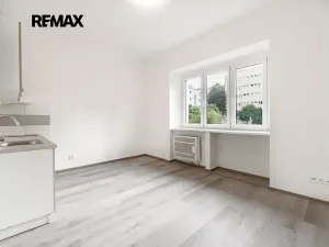 Pronájem bytu 1+kk, Praha - Břevnov, Patočkova, 21 m2