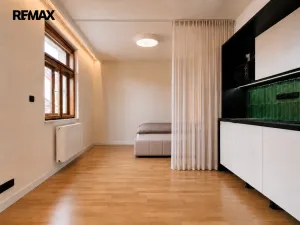 Pronájem bytu 1+kk, Praha - Žižkov, Ondříčkova, 30 m2