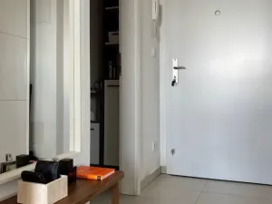 Pronájem bytu 1+kk, Praha - Strašnice, Zvěřinova, 47 m2