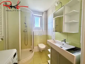 Pronájem bytu 1+kk, Praha - Černý Most, Truhlářova, 31 m2