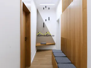 Pronájem ordinace, Praha, Jankovcova, 99 m2
