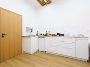 Pronájem ordinace, Praha, Jankovcova, 99 m2