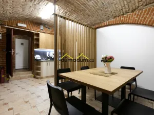 Pronájem ordinace, Praha - Holešovice, Jankovcova, 99 m2