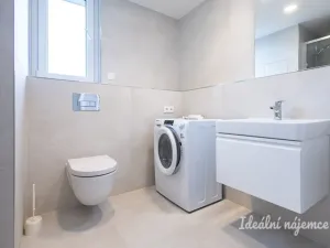 Pronájem bytu 1+kk, Praha - Vysočany, Poděbradská, 32 m2