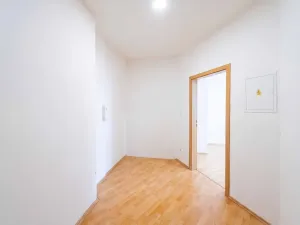 Pronájem kanceláře, Praha - Vysočany, Jandova, 69 m2