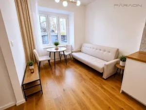 Pronájem bytu 2+kk, Praha - Vršovice, Petrohradská, 40 m2