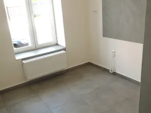 Prodej atypického bytu, Opava, Nákladní, 41 m2