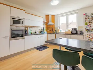 Prodej bytu 3+1, Hevlín, 101 m2