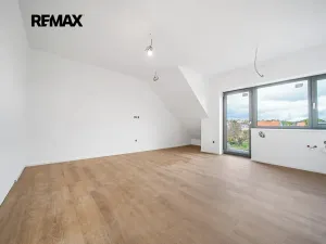 Prodej bytu 3+kk, Moravany, Květná, 108 m2