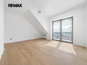 Prodej bytu 3+kk, Moravany, Květná, 108 m2