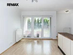 Pronájem bytu 2+kk, Praha - Pitkovice, Pečárková, 52 m2