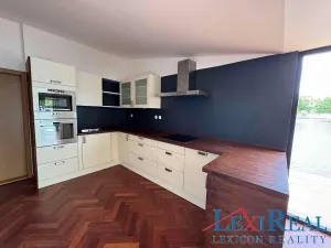 Prodej mobilheimu, Praha - Holešovice, Sanderova, 126 m2