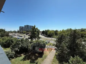 Pronájem bytu 2+kk, Praha - Prosek, Prosecká, 41 m2