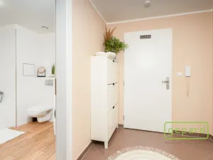 Prodej bytu 2+kk, Praha, Zimova, 63 m2