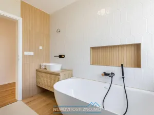 Prodej atypického bytu, Znojmo, Jarošova, 235 m2