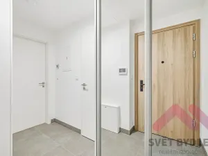 Pronájem bytu 1+kk, Praha - Modřany, Komořanská, 37 m2