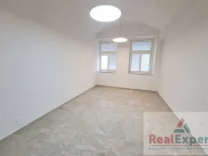 Pronájem bytu 1+kk, Praha - Vinohrady, Máchova, 35 m2