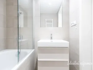 Pronájem bytu 2+kk, Praha - Libeň, Zenklova, 53 m2