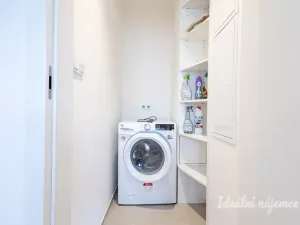 Pronájem bytu 2+kk, Praha - Libeň, Zenklova, 53 m2
