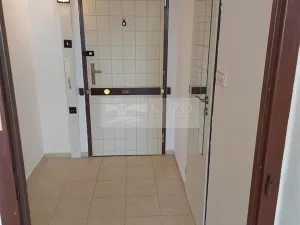 Pronájem bytu 2+kk, Praha, Leopoldova, 41 m2