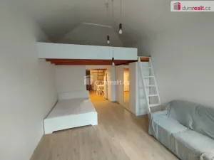 Pronájem bytu 2+kk, Praha - Smíchov, Plzeňská, 34 m2