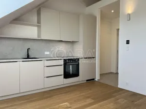 Pronájem bytu 2+kk, Praha - Strašnice, Černokostelecká, 39 m2