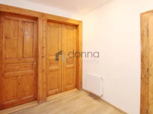 Pronájem bytu 2+1, Praha, Navrátilova, 56 m2