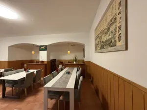 Pronájem restaurace, Praha - Střešovice, Hládkov, 100 m2