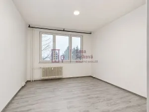 Pronájem bytu 1+kk, Jindřichův Hradec - Jindřichův Hradec III, sídliště Vajgar, 25 m2